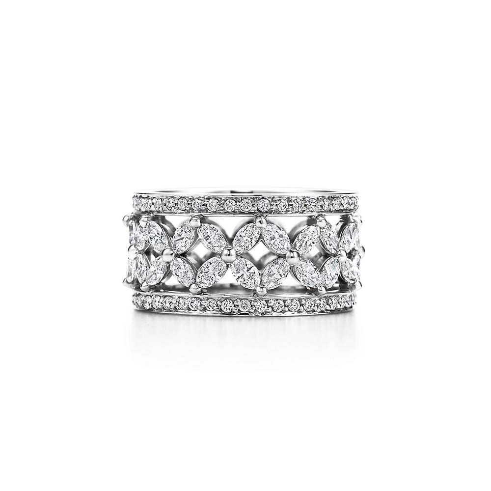 Anel em Platina com Diamantes--0